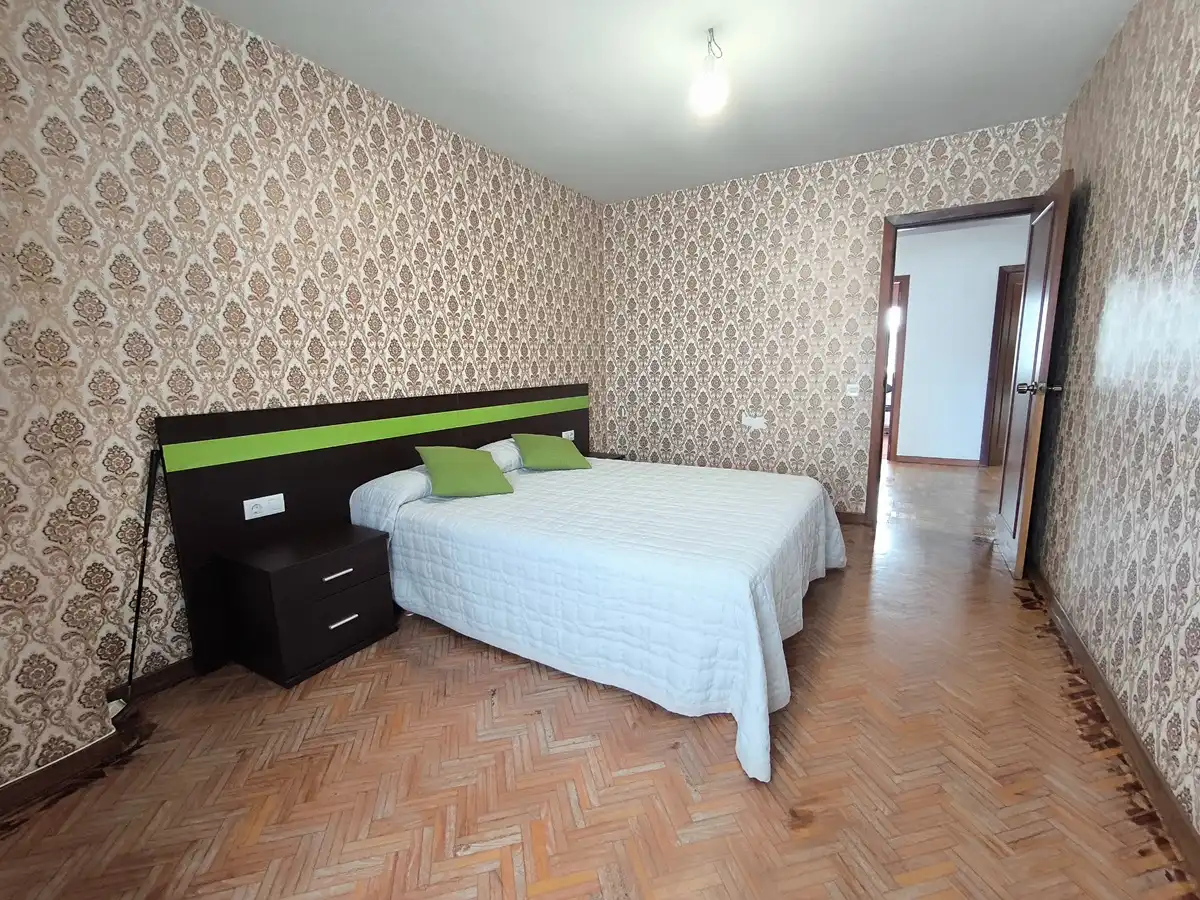 Bedroom of Flat for rent in Vilagarcía de Arousa  with Heating, Parquet flooring and Furnished
