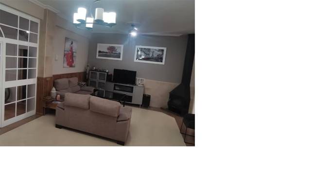 Casa adosada en Venta en Avenida Molinillo en Guillena pueblo