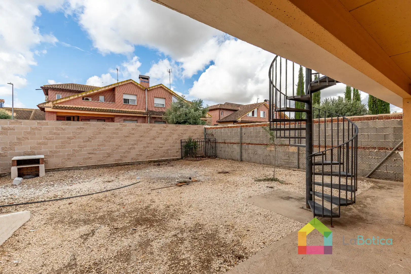 Terraza de Casa adosada en venta en Burguillos de Toledo con Calefacción, Jardín privado y Terraza