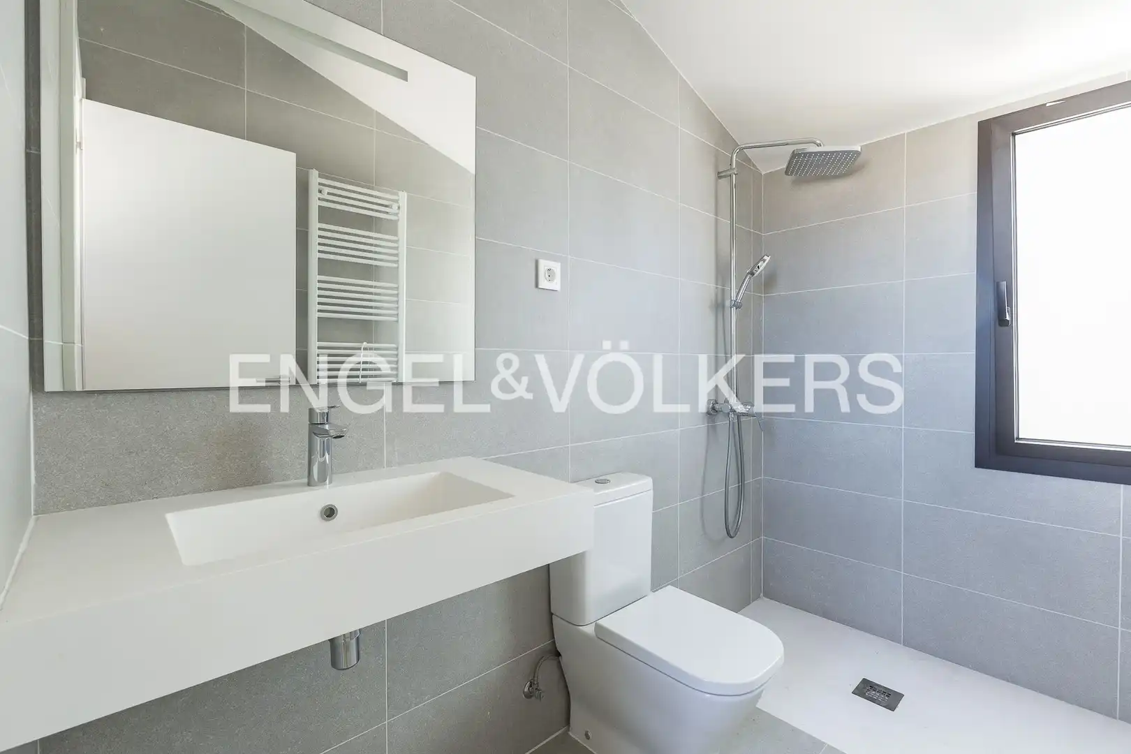 Baño de Ático en venta en Vilanova i la Geltrú con Aire acondicionado, Calefacción y Terraza