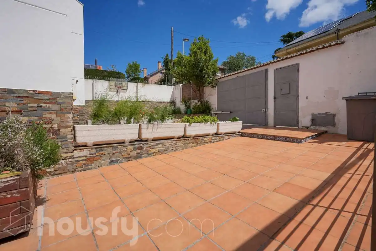 Terrassa de Casa o xalet en venda en Pozuelo de Alarcón amb Aire condicionat, Calefacció i Jardí privat