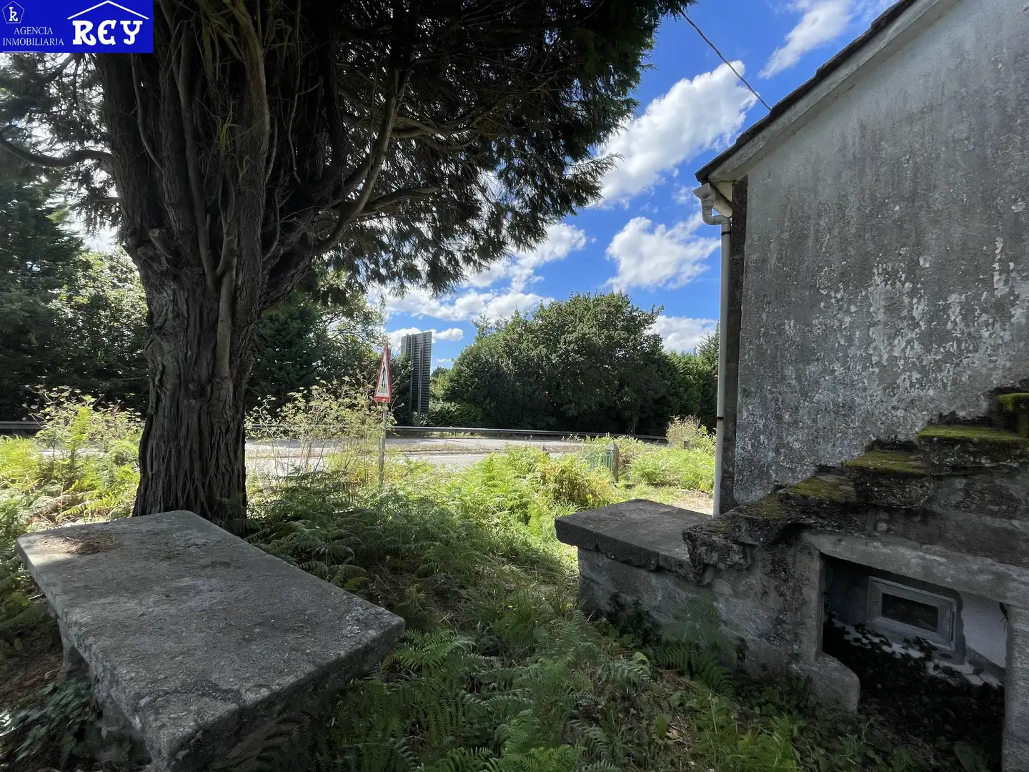 Finca rústica en venda en Santiago de Compostela  amb Jardí privat i Traster