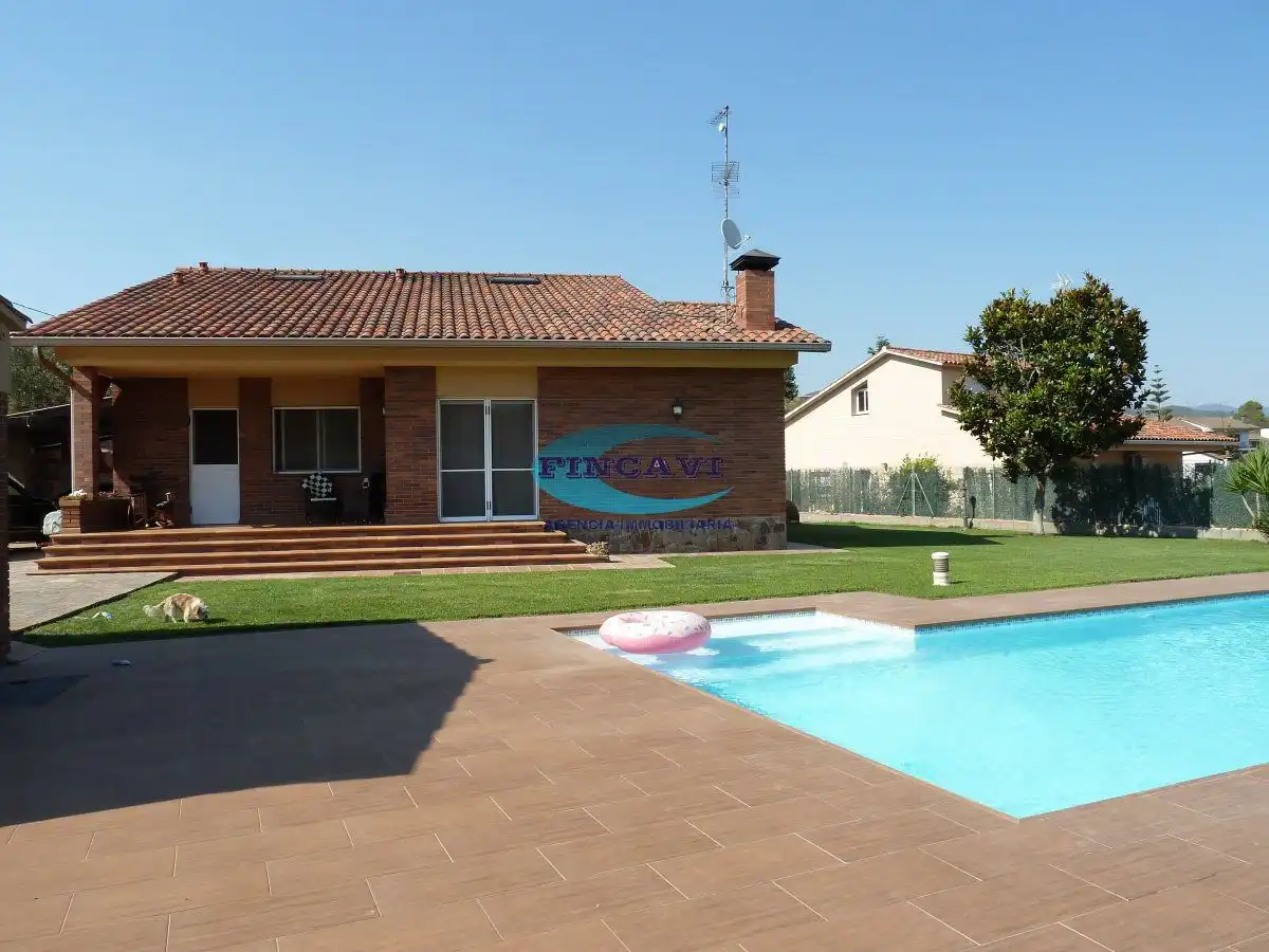 House with pool for sale in Bigues i Riells del Fai, imagen 2
