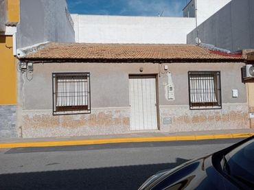 Casa en venda a Los Montesinos