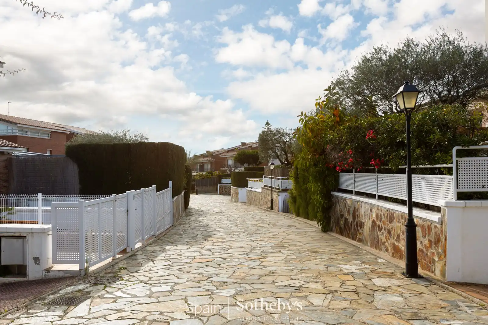 Casa aparellada amb piscina en venda a Carrer dels Oms, imagen 45