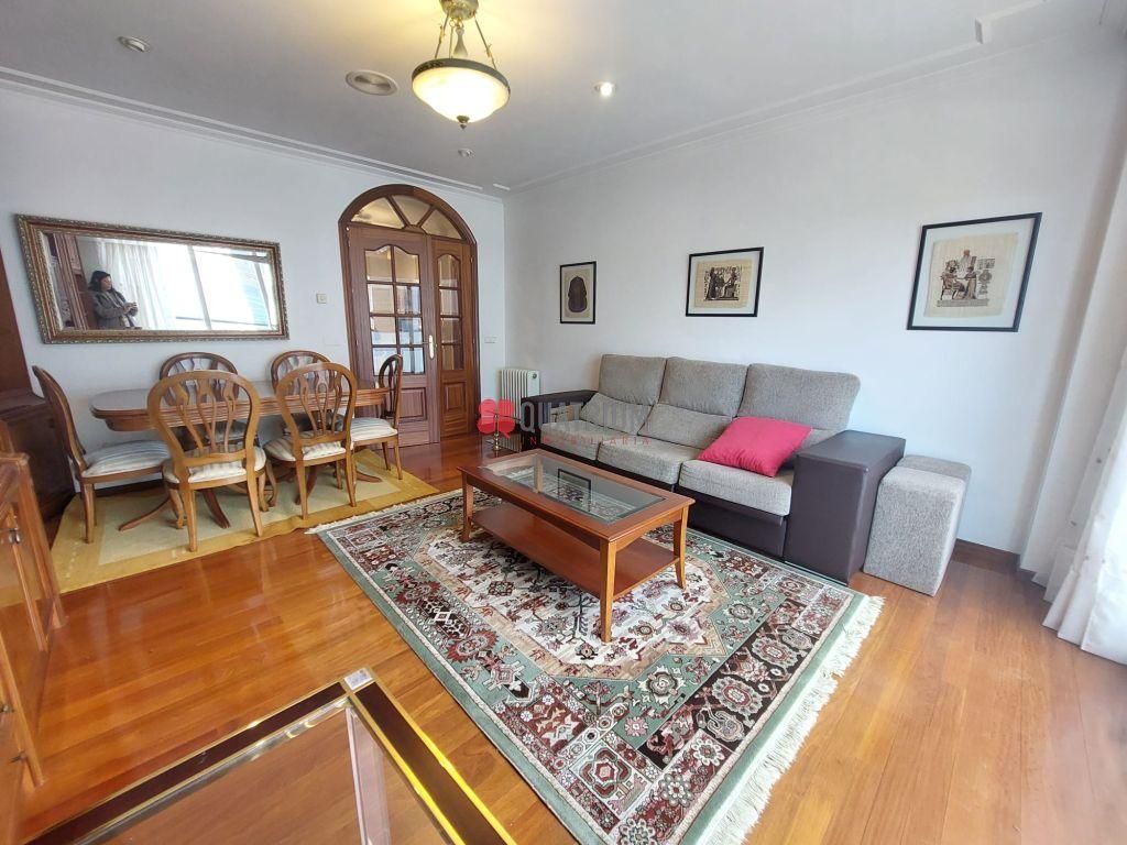 Living room of Flat to rent in Santiago de Compostela   with Heating and Storage room