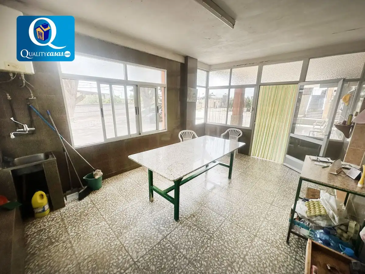 Vista exterior de Casa o chalet en venta en Crevillent con Terraza