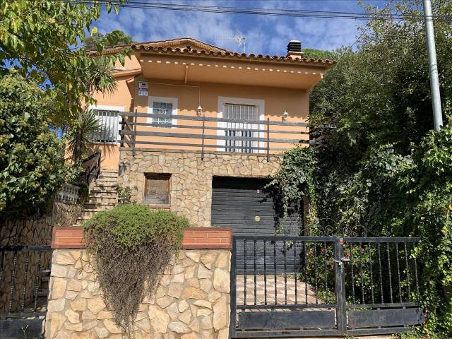 Casa-chalet en Venta en JULIVERT en Aiguaviva Parc