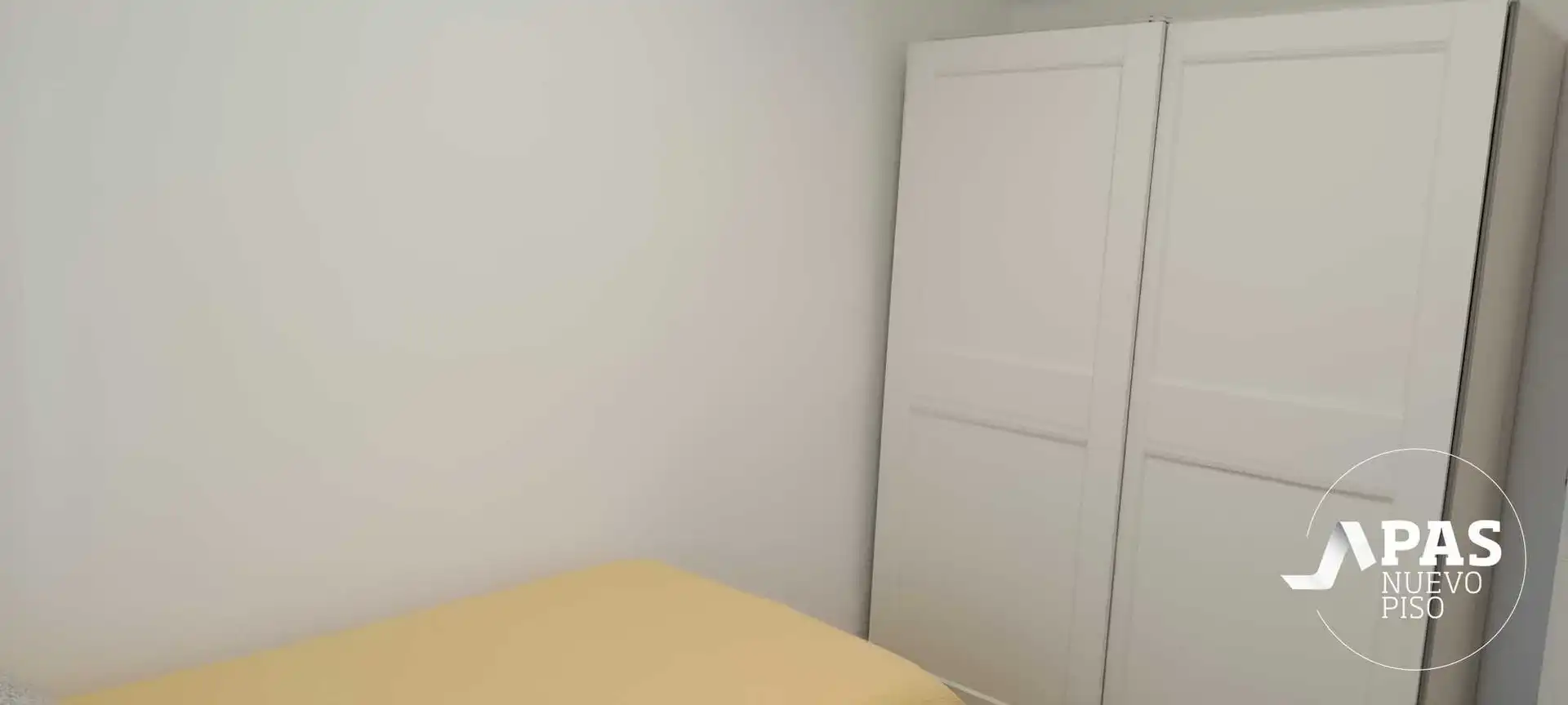 Schlafzimmer von Wohnung zur Miete in Santander mit Heizung, Ofen und Waschmaschine