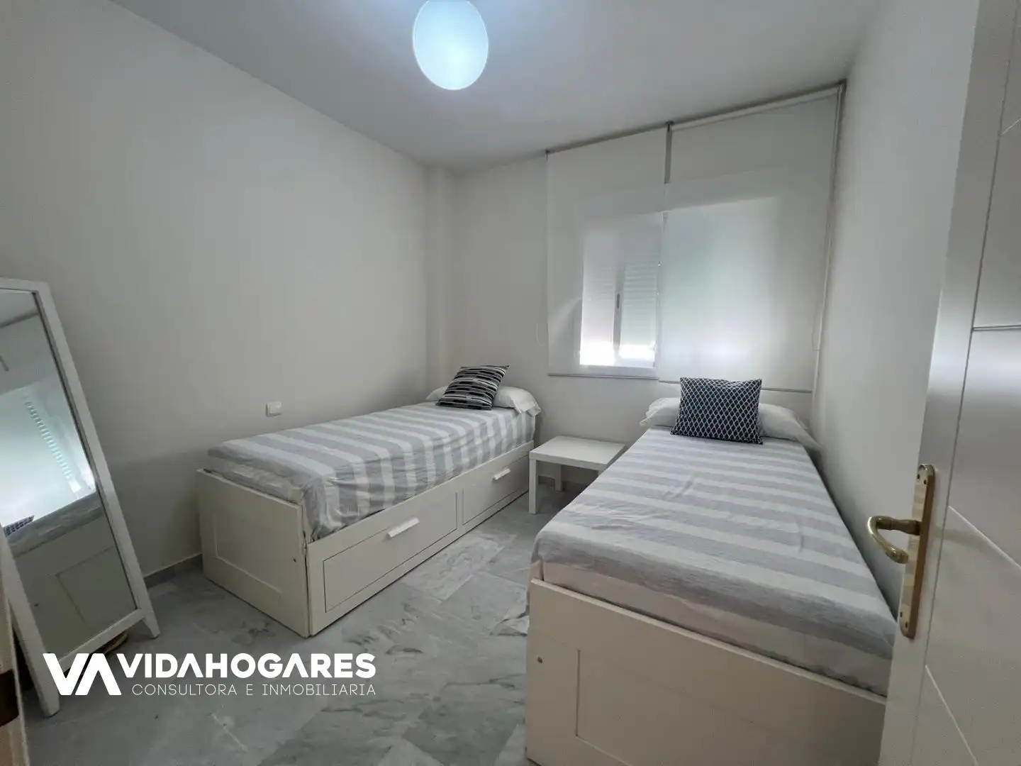 Dormitori de Pis en venda en Rota amb Terrassa, Piscina i Moblat