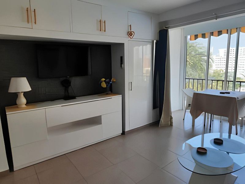 Habitación de Estudio en venta en Benidorm con Amueblado, Lavadora y TV