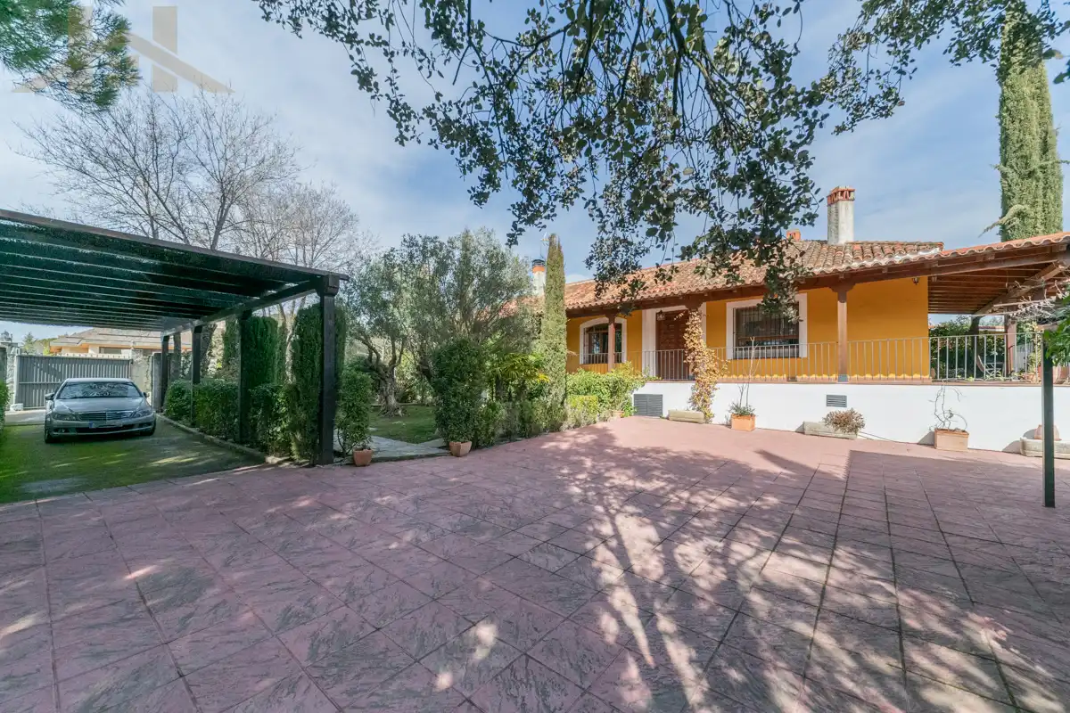 Jardí de Casa o xalet en venda en Boadilla del Monte amb Aire condicionat, Calefacció i Jardí privat