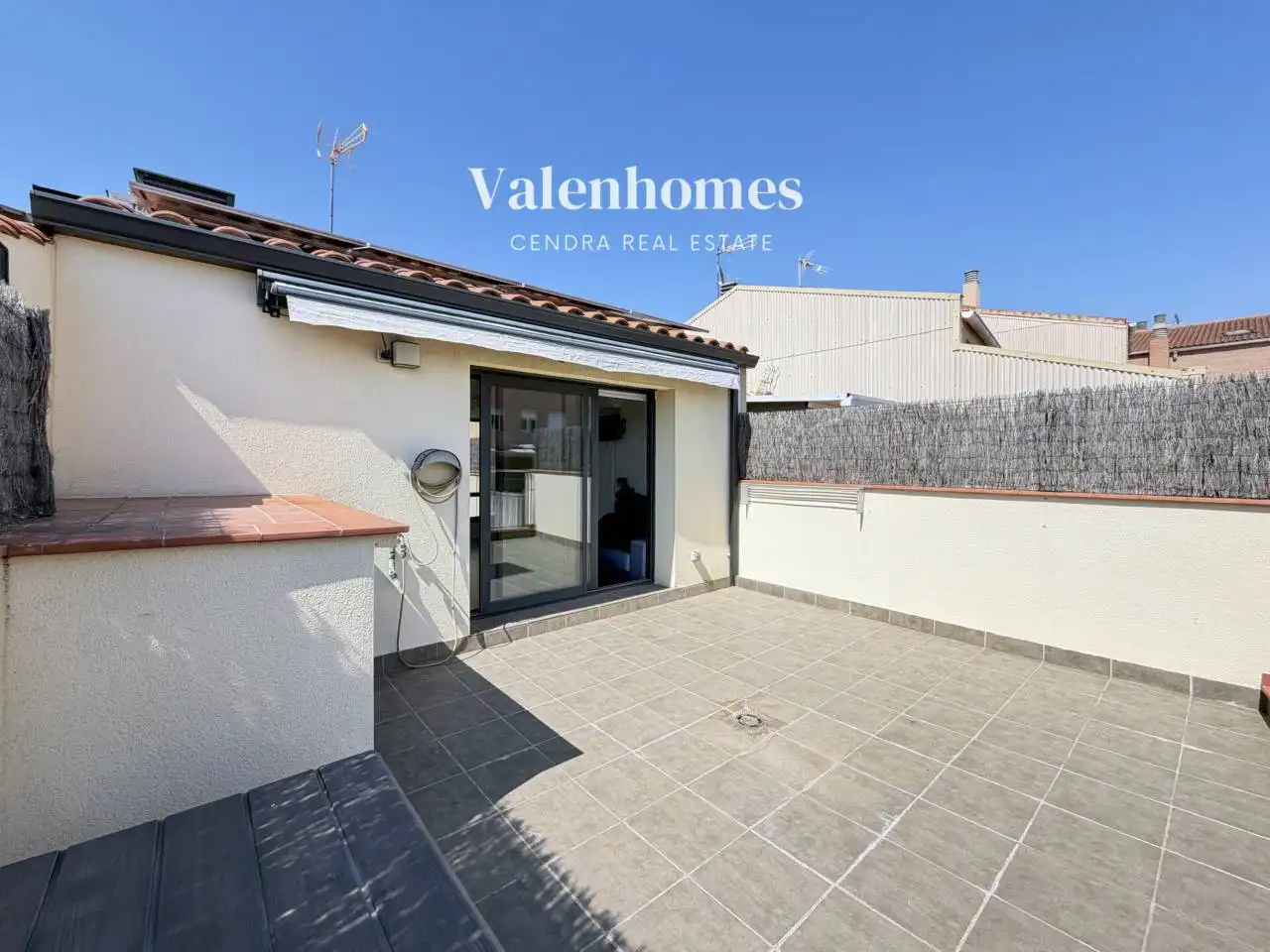Vista exterior de Casa o xalet en venda en Terrassa amb Aire condicionat, Calefacció i Terrassa