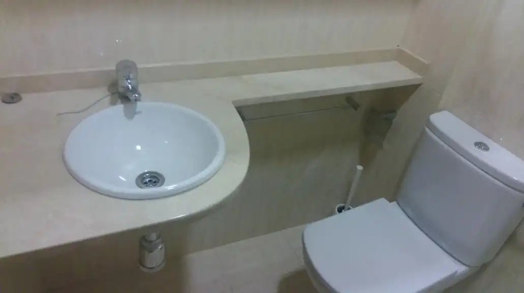 Bathroom of Flat for rent in Ourense Capital   with Heating, Furnished and Balcony