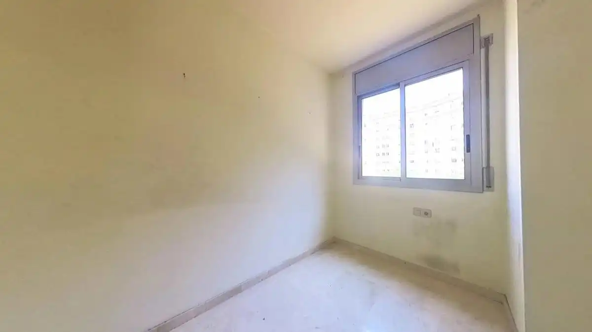 Habitación de Apartamento en venta en Sabadell con Balcón