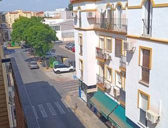 Exterior view of Flat for sale in La Rinconada  with Balcony