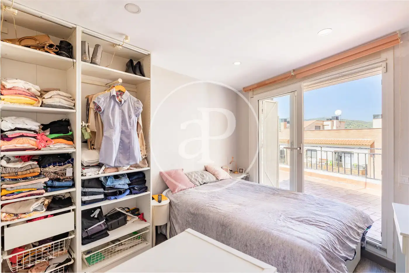 Schlafzimmer von Wohnung zum Verkauf in Barcelona mit Klimaanlage, Heizung und Terrasse