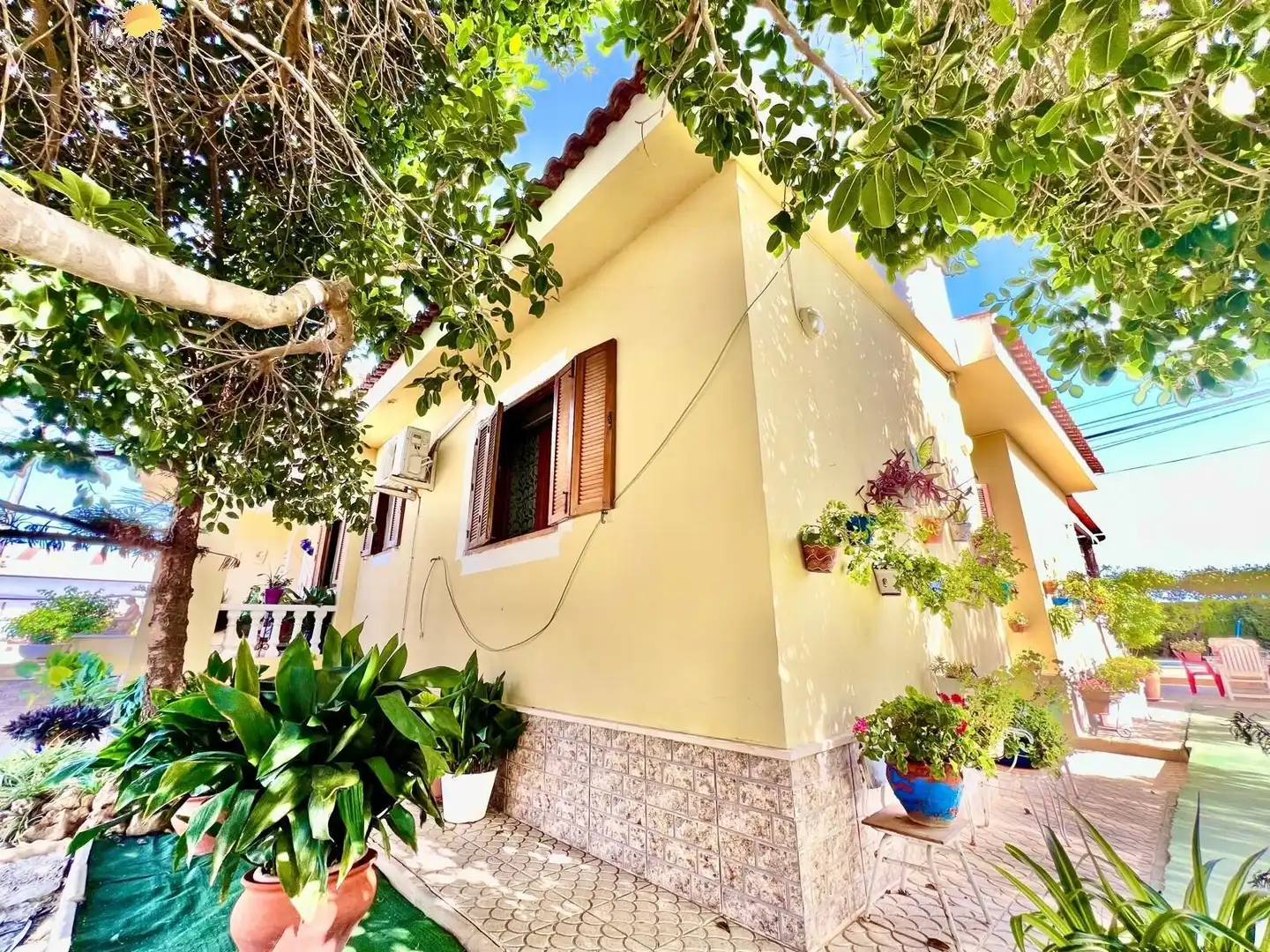 Vista exterior de Casa o xalet en venda en Daya Vieja amb Aire condicionat, Calefacció i Jardí privat