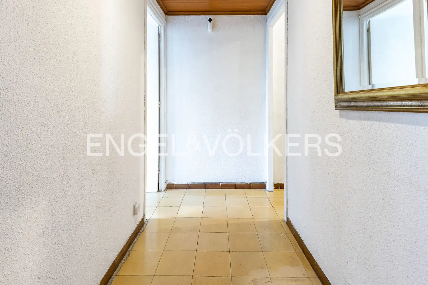 Piso en venta en Barcelona con Calefacción, Terraza y Balcón