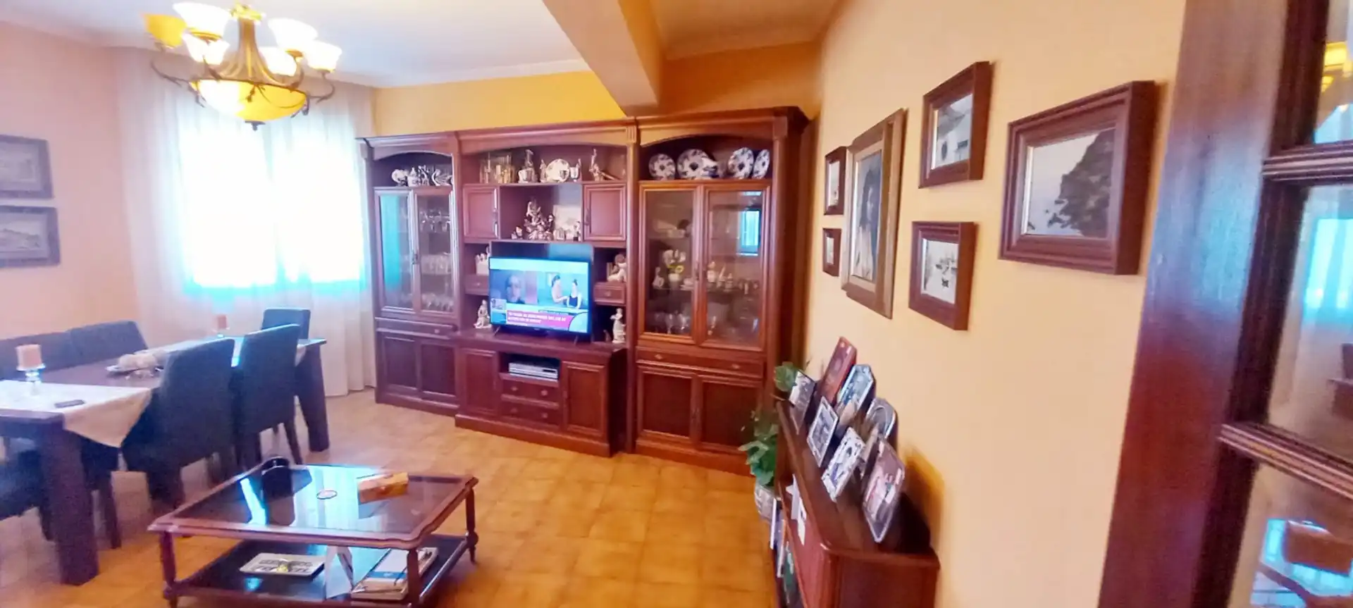 Sala d'estar de Casa o xalet en venda en Vilagarcía de Arousa amb Calefacció, Terrassa i Traster