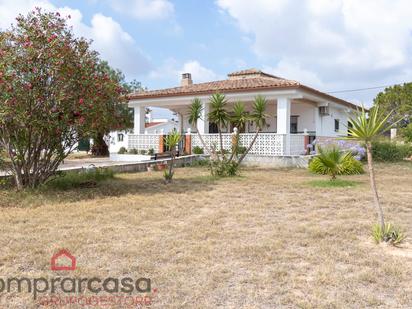 Vista exterior de Casa o xalet en venda en Torrent amb Aire condicionat, Terrassa i Piscina