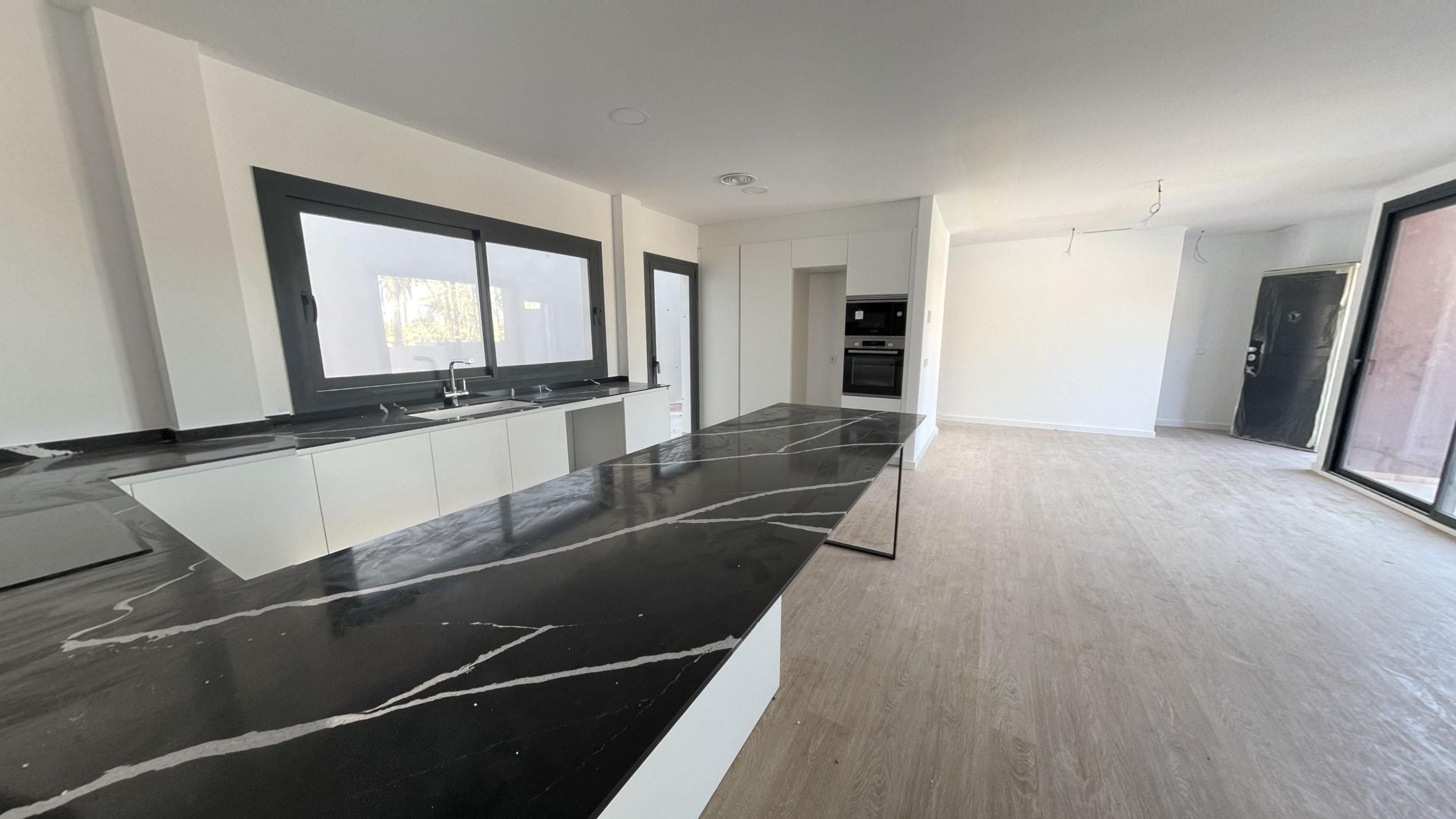 Cuina de Casa adosada en venda en Alzira amb Terrassa, Traster i Piscina