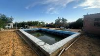 Piscina de Casa o xalet en venda en Utrera