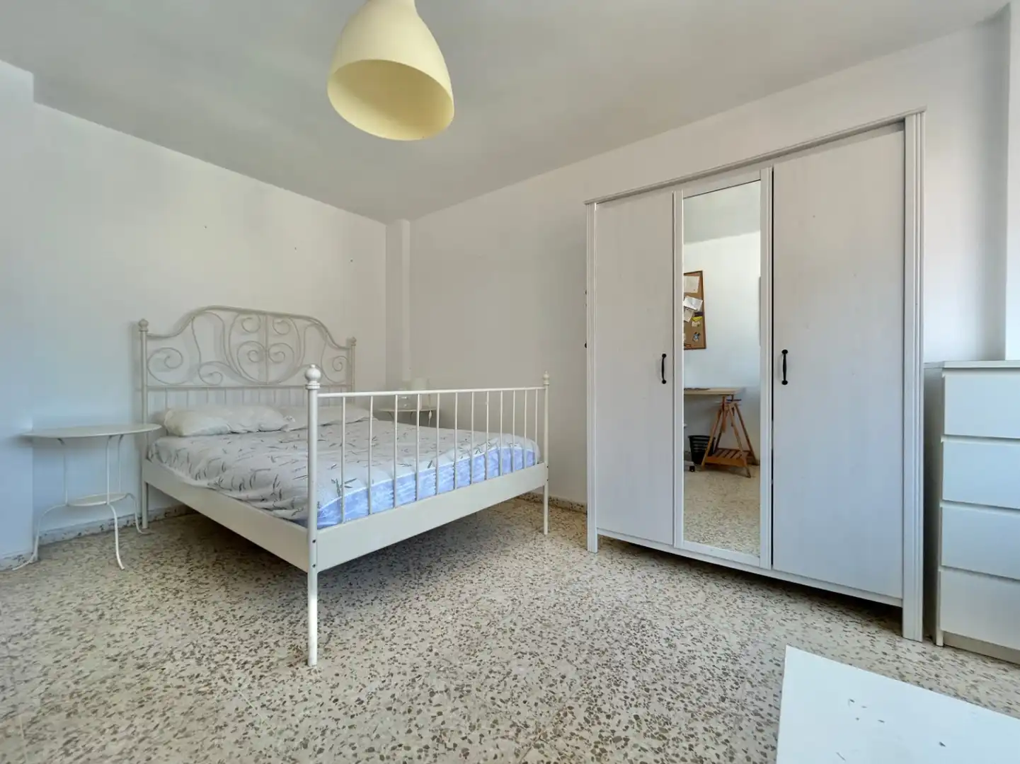 Dormitori de Apartament en venda en Málaga amb Aire condicionat, Balcó i Internet