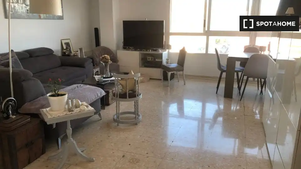 Sala de estar de Piso de alquiler en Alicante / Alacant con Aire acondicionado, Calefacción y Amueblado