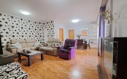 Living room of Flat for sale in Miguelturra  with Air Conditioner, Heating and Parquet flooring