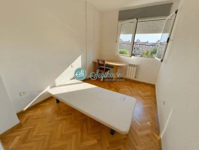 Schlafzimmer von Wohnung zur Miete in Segovia mit Heizung, Parkett und Terrasse