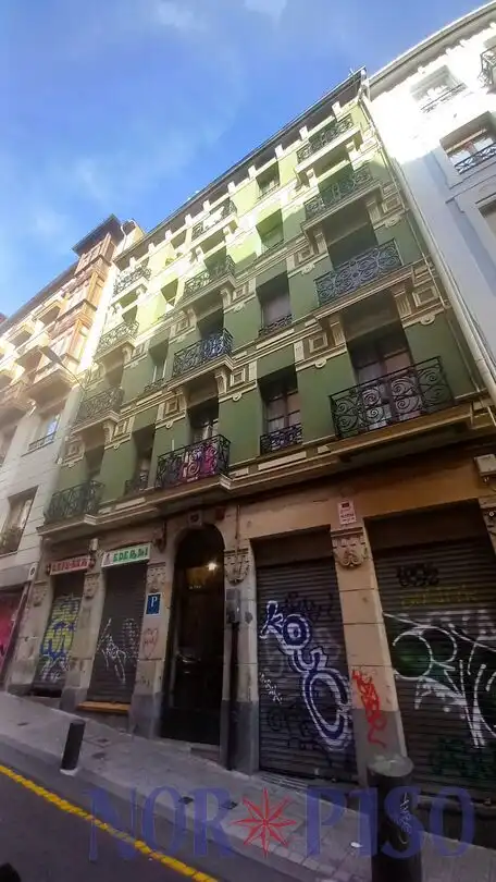 Außenansicht von Wohnung zum Verkauf in Bilbao  mit Heizung und Balkon