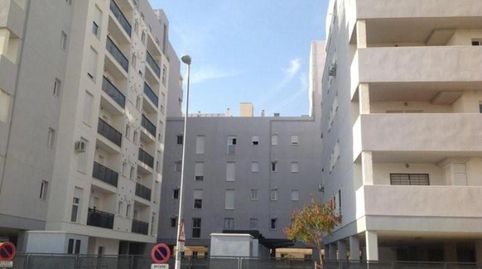 Foto 3 de Garaje en venta en Periodista Eduardo Chinarrodiaz, Urbadiez - Entrepuentes, Sevilla Capital