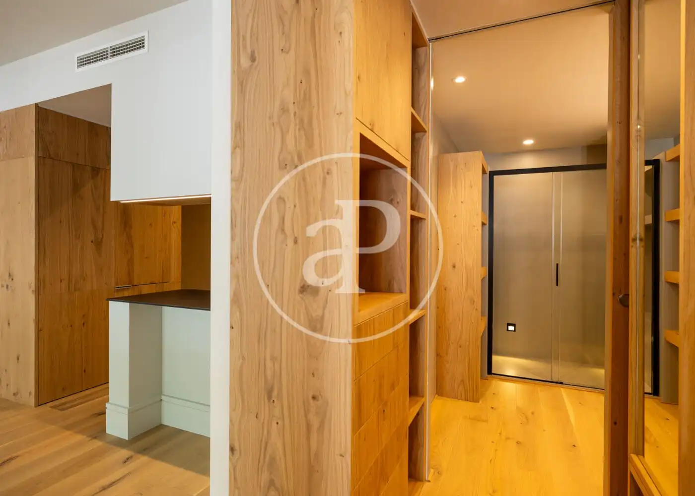 Wohnung zum Verkauf in Barcelona mit Klimaanlage und Heizung