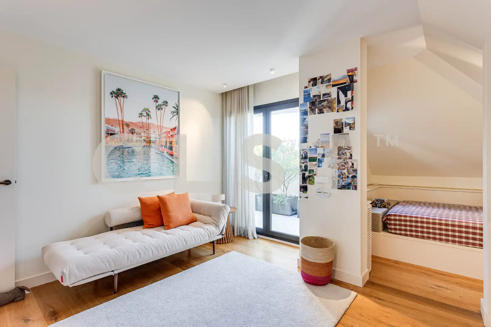 Schlafzimmer von Dachboden zur Miete in Barcelona mit Klimaanlage, Heizung und Parkett