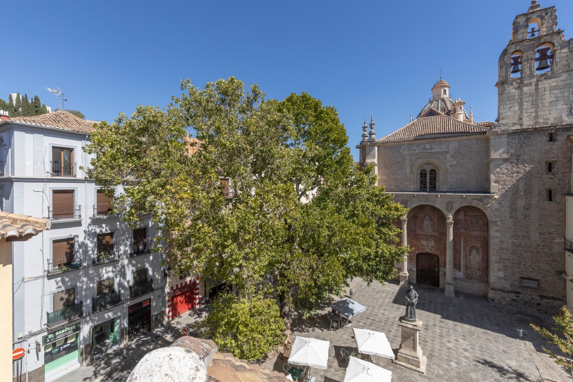 Exterior view of House or chalet for sale in  Granada Capital  with Air Conditioner, Terrace and Balcony