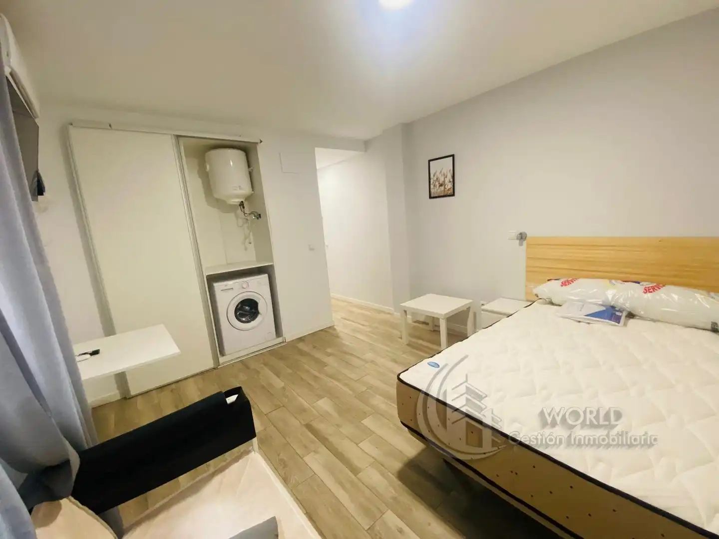 Study for rent in Madrid  with Air Conditioner, Heating and Furnished