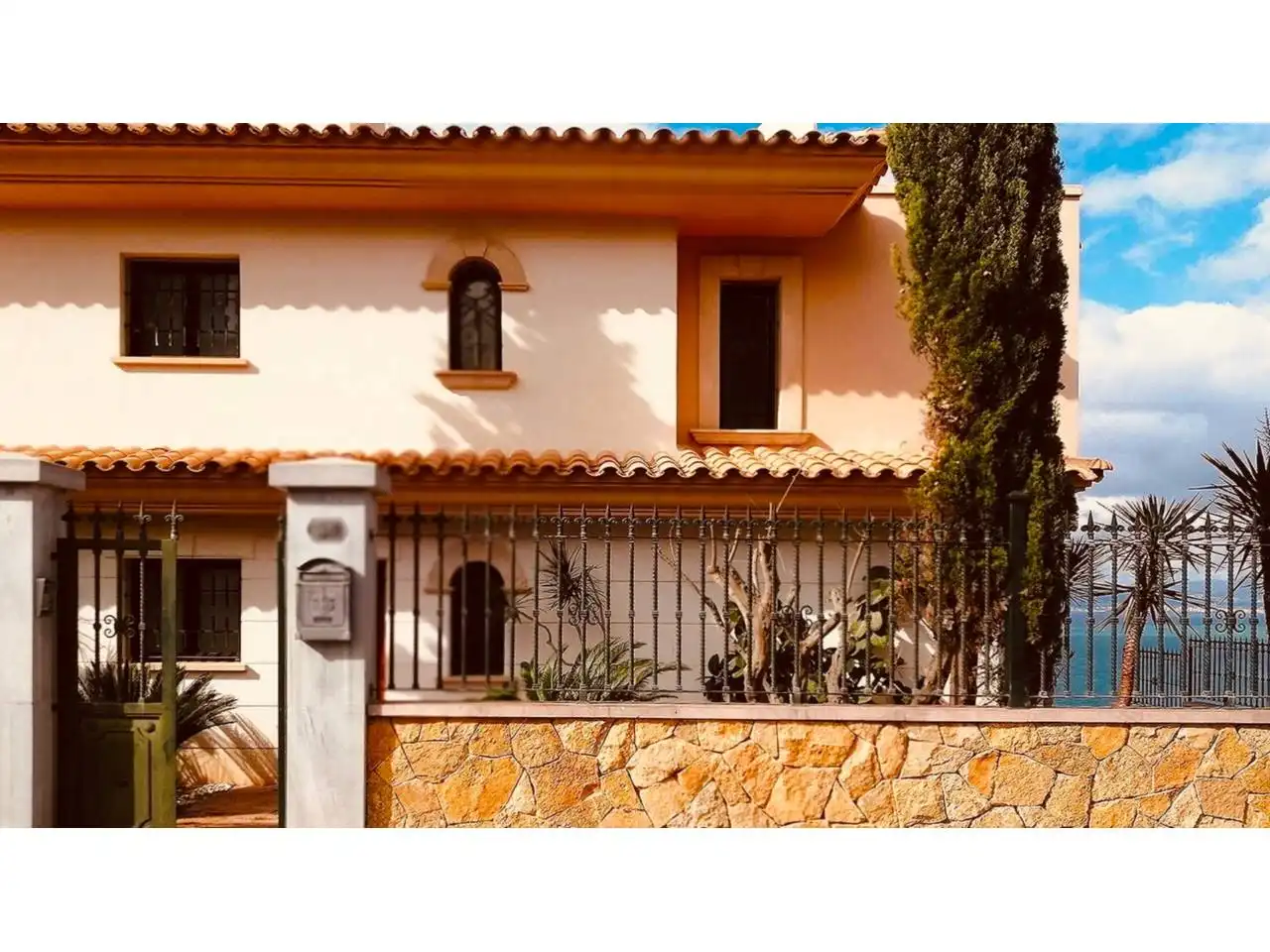 Vista exterior de Casa adosada de lloguer en Llucmajor amb Aire condicionat, Calefacció i Jardí privat