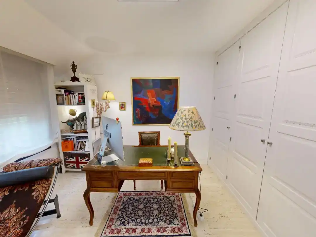 Flat for sale in Boadilla del Monte  with Air Conditioner, Private garden and Parquet flooring