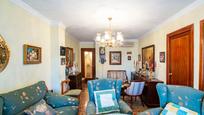 Sala d'estar de Pis en venda en  Granada Capital amb Calefacció, Parquet i Terrassa