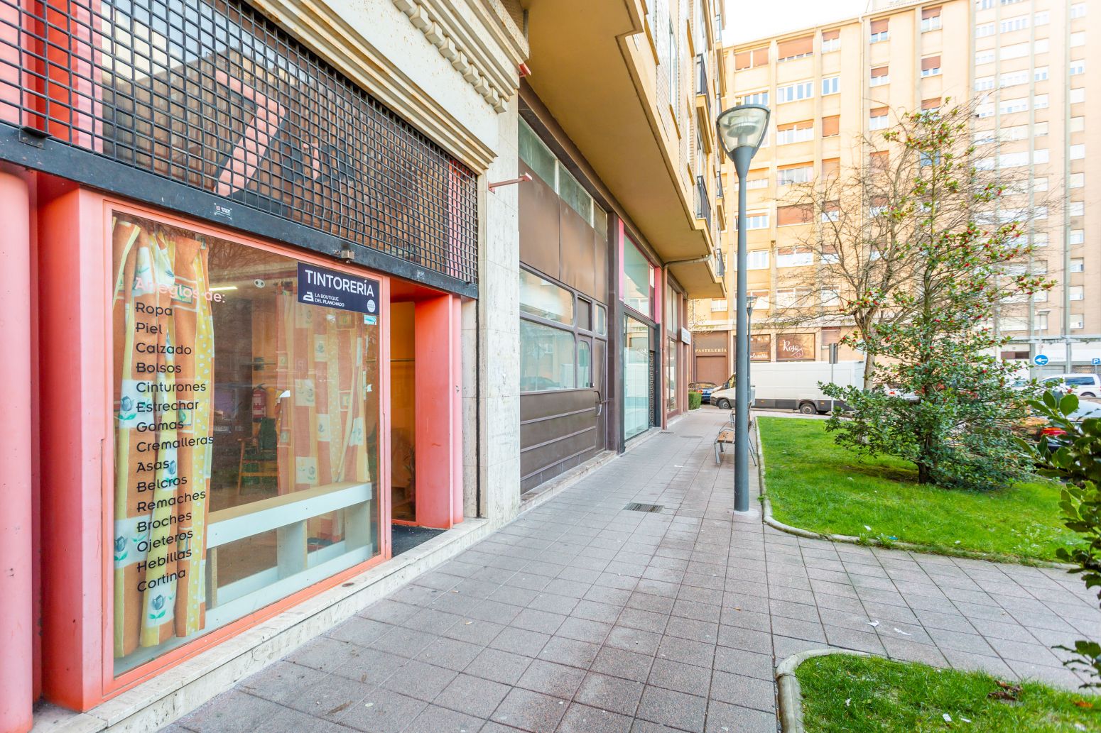 Local de lloguer a Plaza de los Olmos, 1, Barañain