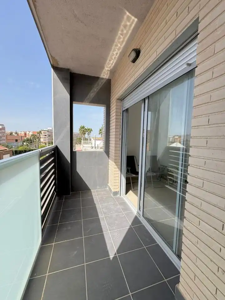 Terrassa de Pis en venda en Torrevieja amb Aire condicionat i Moblat