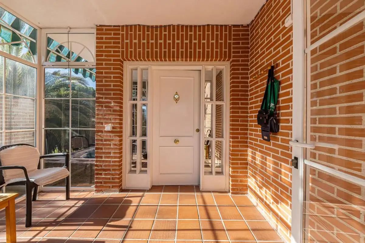 Casa adosada en venta en Villalbilla con Calefacción, Jardín privado y Trastero