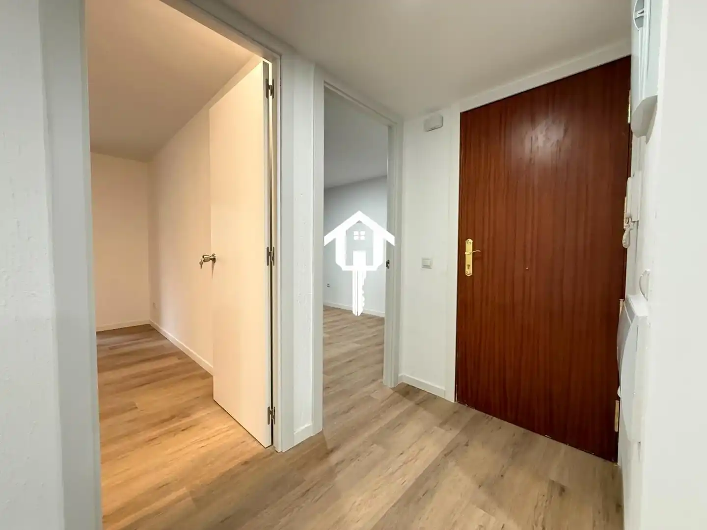 Flat with terrace for sale in Calle TAQUIGRAFO MARTI, imagen 3