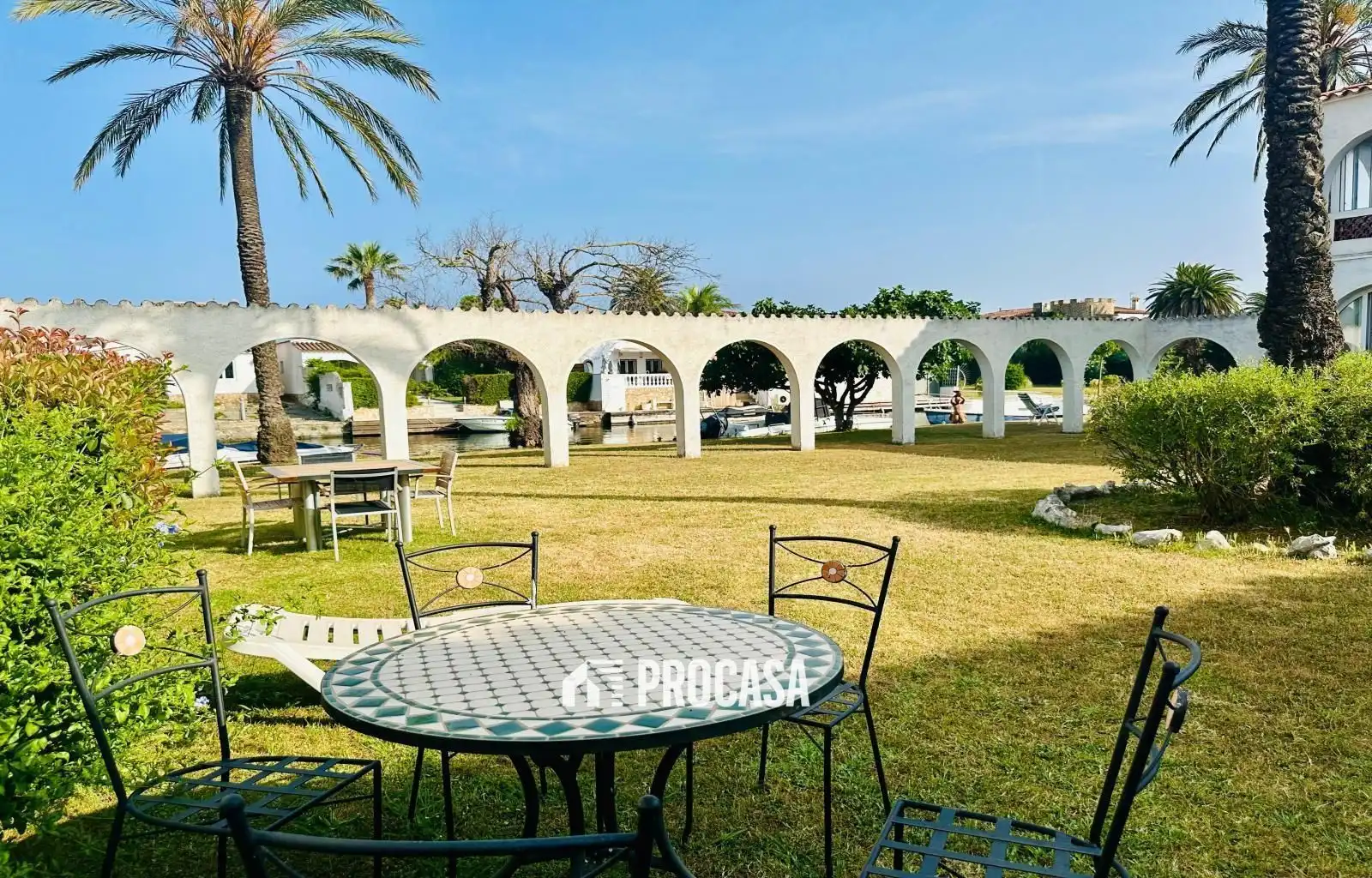 Wohnung zum Verkauf in Empuriabrava mit Klimaanlage, Heizung und Terrasse