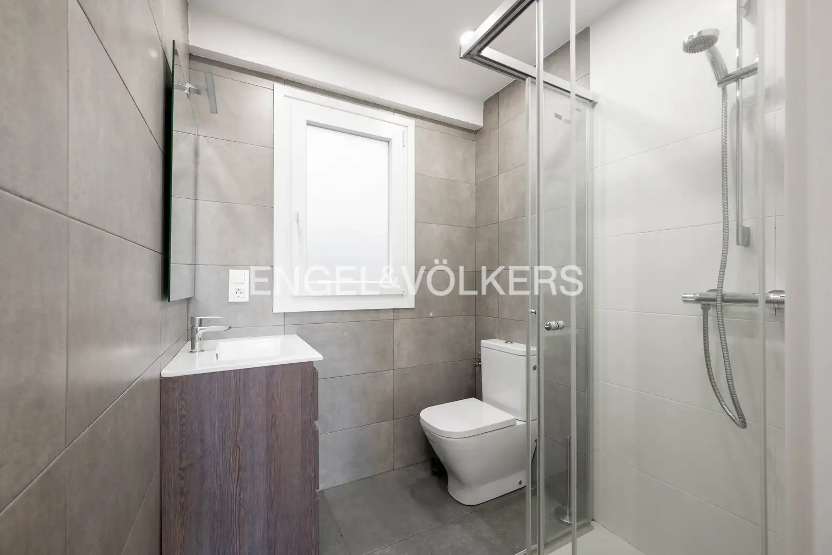 Baño de Piso en venta en Donostia - San Sebastián  con Calefacción, Parquet y Trastero