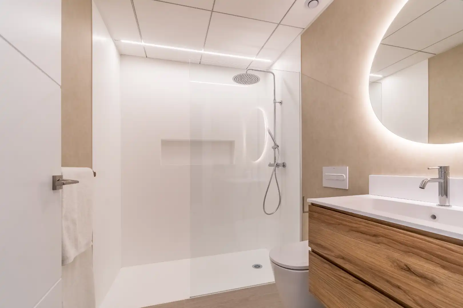 Baño de Casa adosada de alquiler en Cambrils con Aire acondicionado, Calefacción y Jardín privado