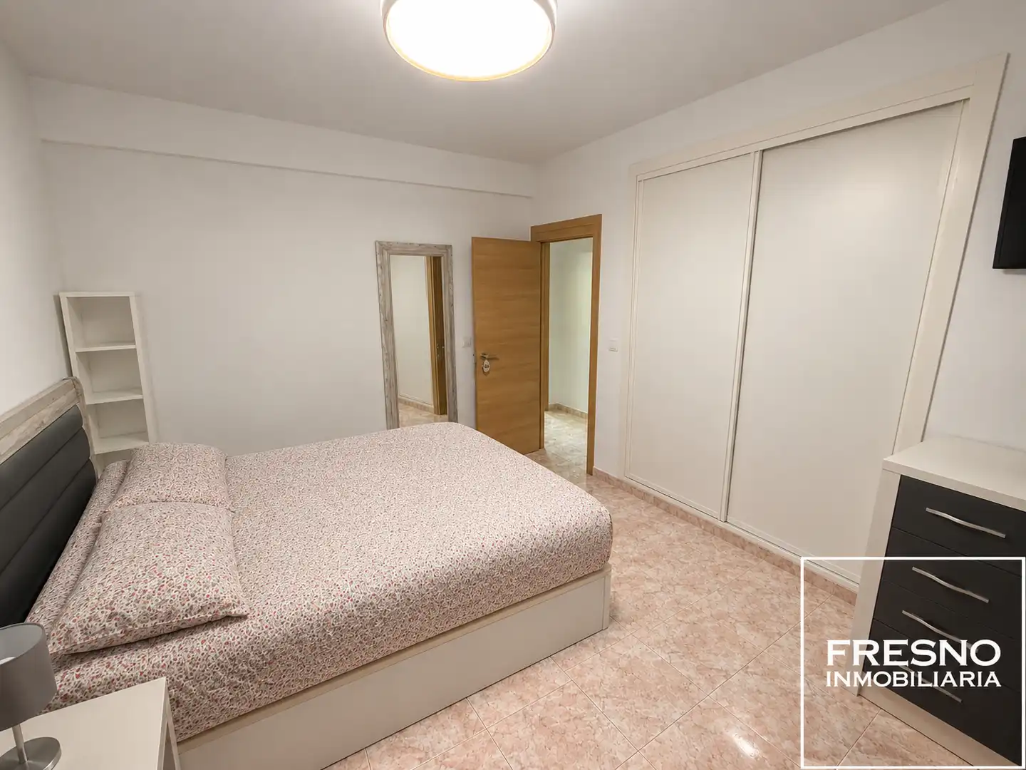 Habitación de Casa adosada en venta en Valdepiélagos con Calefacción, Jardín privado y Terraza