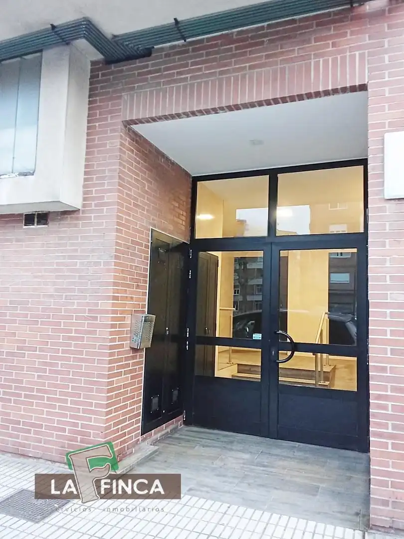 Vista exterior de Piso en venta en Castrillón con Calefacción, Parquet y Terraza