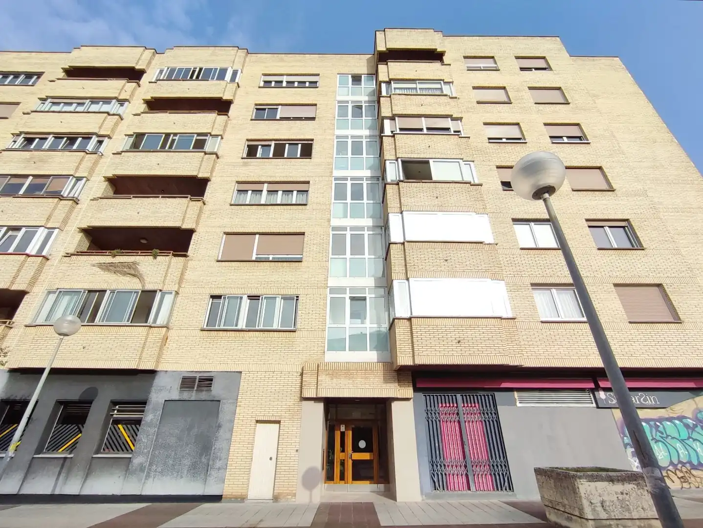 Vista exterior de Pis en venda en  Pamplona / Iruña amb Calefacció, Terrassa i Traster